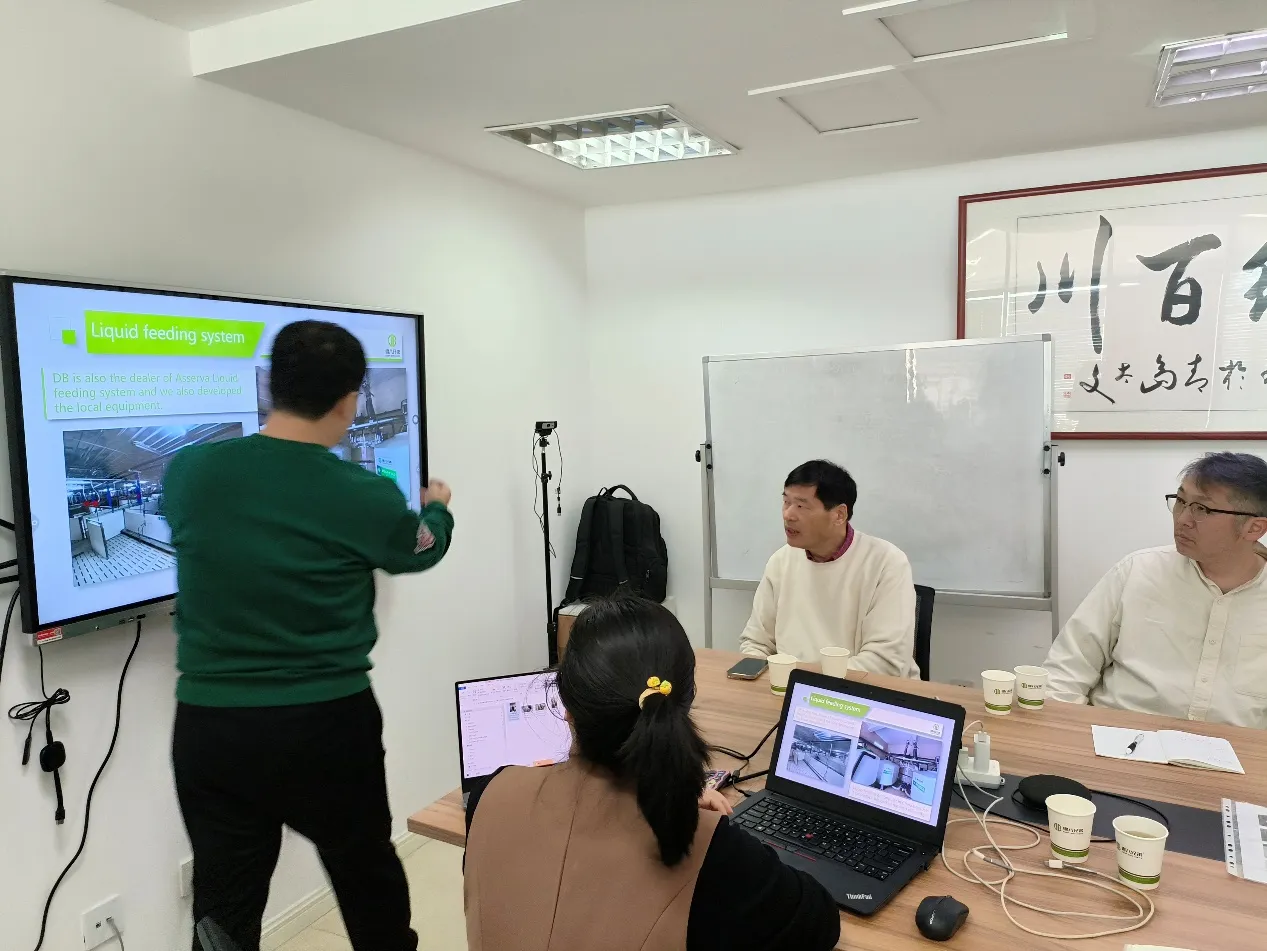 Southeast Asian Customers Discuss Complete Layer Cage and Automatic Egg Collection Solution